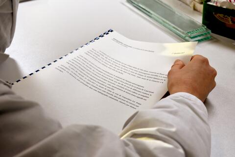 Elève relisant son cours, Andréa Pastor, 2022